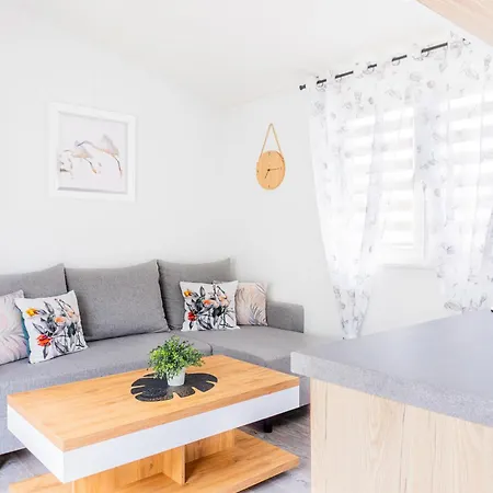 Aguś Komfortowe I Nowczesne W Cichej Okolicy Niedaleko Plaży